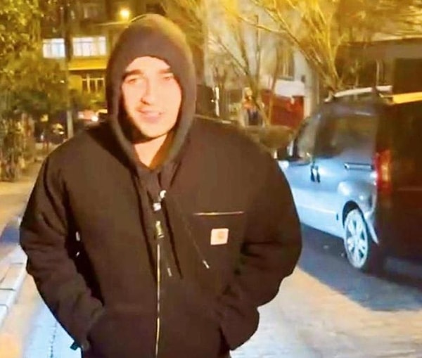 Afra Saraçoğlu Defteri Tamamen Kapandı mı? Mert Ramazan Demir Eski Evinde Başka Bir Kadınla Görüntülendi! 10 afra saracoglu defteri tamamen kapandi mi mert ramazan demir eski evinde baska bir kadinla IWL4n1Bg