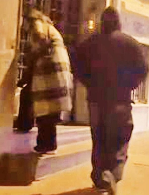 Afra Saraçoğlu Defteri Tamamen Kapandı mı? Mert Ramazan Demir Eski Evinde Başka Bir Kadınla Görüntülendi! 8 afra saracoglu defteri tamamen kapandi mi mert ramazan demir eski evinde baska bir kadinla MuXXZ8Mf