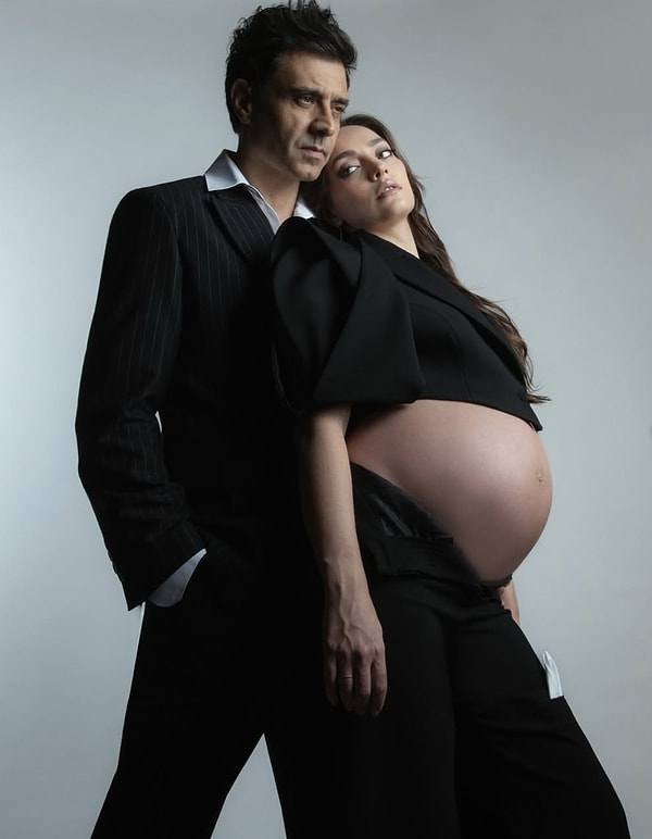 cocuguna sosyal medya hesabi acan unluler kervanina cansel elcin ve zeynep tugce bayat cifti DPeAnfvs