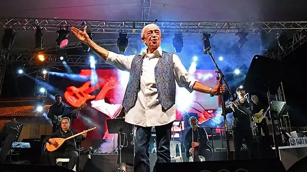 Hakkında Vefat Haberleri Çıkan Edip Akbayram'ın Kızı Türkü Akbayram'dan Sağlık Durumuna İlişkin Açıklama 4 hakkinda vefat haberleri cikan edip akbayramin kizi turku akbayramdan saglik durumuna iliskin aciklama 3 XQYjINcA