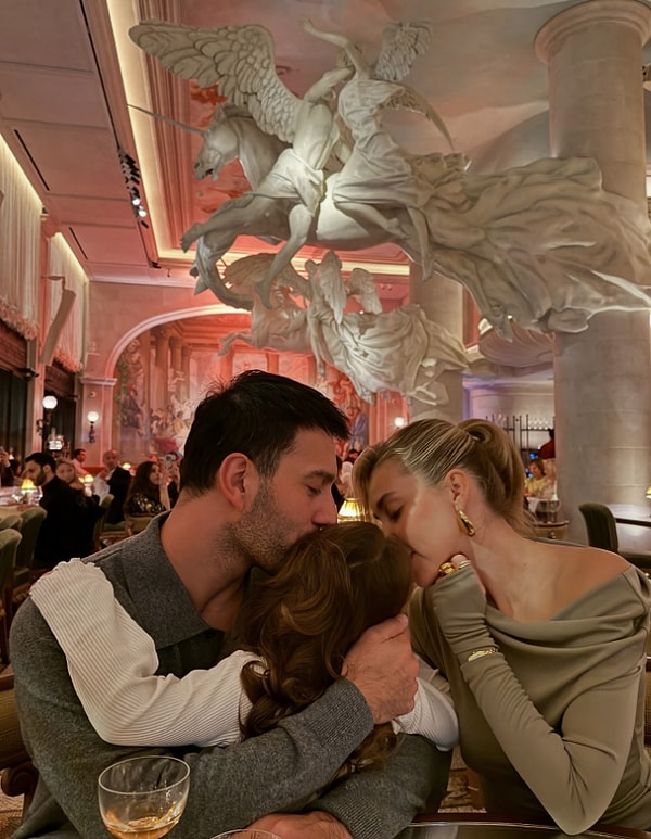 Hande Erçel'in Influencer Ablası Gamze Erçel Katıldığı Etkinlikte 'Gossip Girl' Yıldızıyla Poz Verdi! 8 hande ercelin influencer ablasi gamze ercel katildigi etkinlikte gossip girl yildiziyla poz verdi 7 sVZgR88r