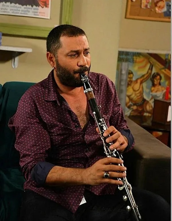 husnu senlendiricinin gozlerden uzak buyuyen kizi naz senlendirici adeta annesinin kopyasi cikti 3 FgYStVdh