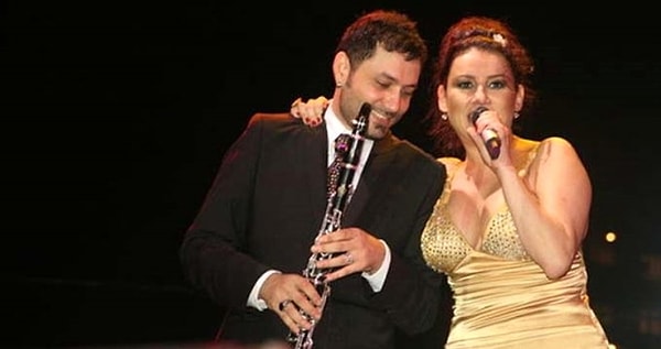 husnu senlendiricinin gozlerden uzak buyuyen kizi naz senlendirici adeta annesinin kopyasi cikti 5 uMwZy8Fc