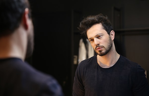 'İki Medeni İnsan' Şarkısında Murat Boz'un Enis Arıkan'ın Arkasında Yaptığı Hareketler Kahkaha Tufanı Koparttı 4 iki medeni insan sarkisinda murat bozun enis arikanin arkasinda yaptigi hareketler kahkaha tufani kopartti HzGlzq7Y