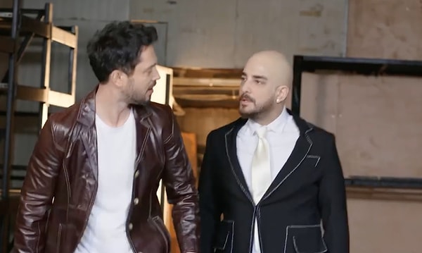 'İki Medeni İnsan' Şarkısında Murat Boz'un Enis Arıkan'ın Arkasında Yaptığı Hareketler Kahkaha Tufanı Koparttı 8 iki medeni insan sarkisinda murat bozun enis arikanin arkasinda yaptigi hareketler kahkaha tufani kopartti Jq827QJD