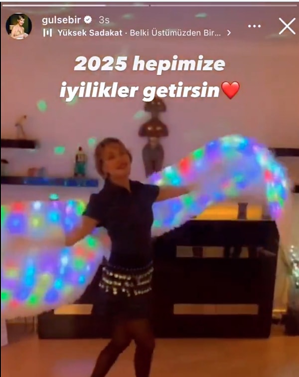 isikli melek kanatlarini takip 2025 senesinden iyilik dileyen gulse birsel yeni yila ucarak giris CTVuXazm