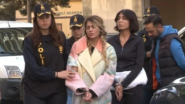 Kara Para Aklamadan Cezaevine Girip Çıkan Nihal Candan Çocuk Oyununda Sahneye Çıktı: “Bütün Anneler Şoktayız” 2 kara para aklamadan cezaevine girip cikan nihal candan cocuk oyununda sahneye cikti butun anneler ysj2Xp49