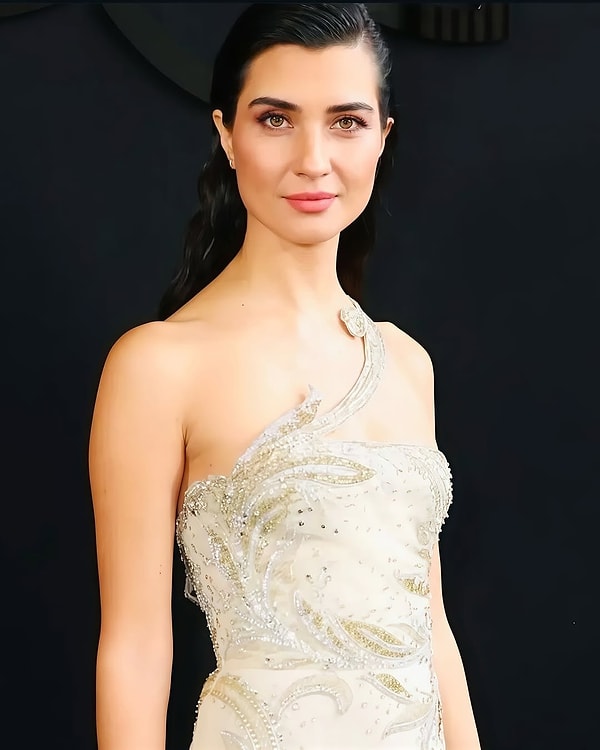 parisi fethetti tuba buyukustun georges hobeika defilesine zarafetiyle damga vurdu 5 YCuWUW3P