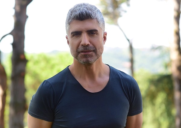 Polemikler Bitmiyor: Ailesini Komple Silen Özcan Deniz'den Abisine Olay Gönderme! 6 polemikler bitmiyor ailesini komple silen ozcan denizden abisine olay gonderme 5 fO4XOUK8