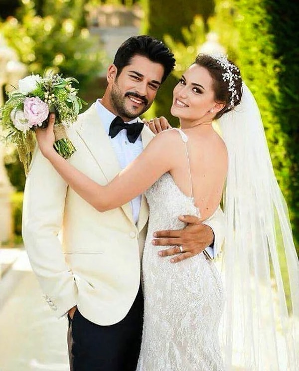 Riyad'taki Joy Awads Gecesine Katılan Fahriye Evcen ve Burak Özçivit Çiftinin İngilizce Performansı Dile Düştü 2 riyadtaki joy awads gecesine katilan fahriye evcen ve burak ozcivit ciftinin ingilizce performansi dile jmTmH9Cc