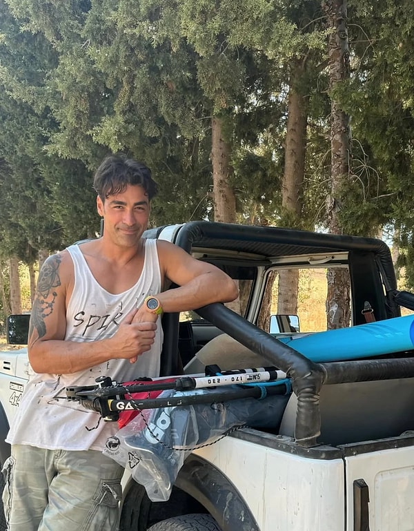 Sarp Levendoğlu'nun Çocuk Yerine Sörf Yapmayı Tercih Ettiği Açıklaması Olay Yarattı 4 sarp levendoglunun cocuk yerine sorf yapmayi tercih ettigi aciklamasi olay yaratti 3 ggTieihP
