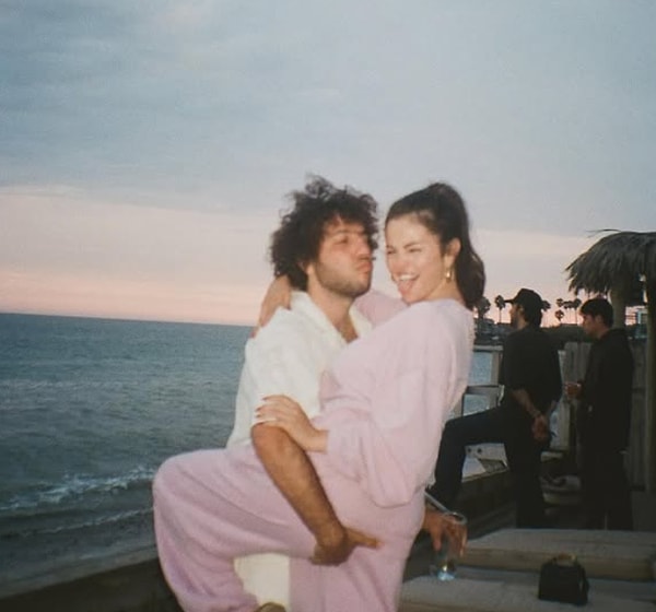 trumpin meksikali siginmacilari sinir disi etme kararinin ardindan selena gomez goz yaslarina boguldu 5 ryRkkztK