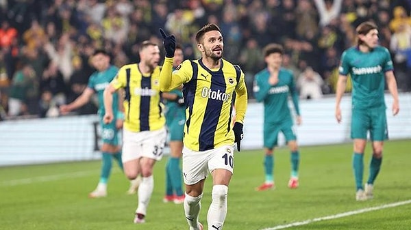Bade İşçil Fenerbahçe'nin 3-0'lık Galibiyetini Çılgınlar Gibi Dans Ederek Kutladı! 3 bade iscil fenerbahcenin 3 0lik galibiyetini cilginlar gibi dans ederek kutladi 2 gnZKDZOe
