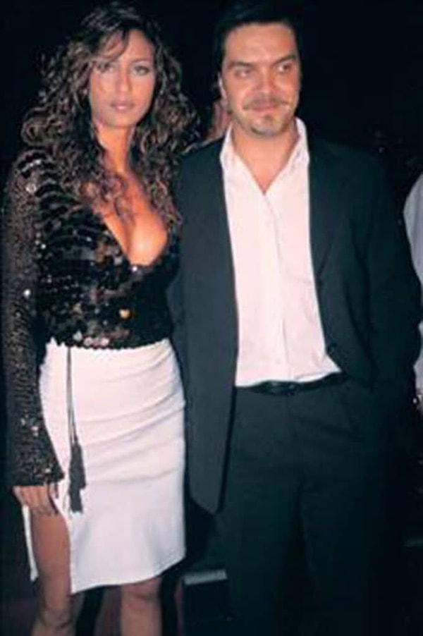 bu iliskiyi bitiren neydi cagla sikel ve beyazit ozturkun askla baslayip yarim kalan iliskisini Os7R1HBu