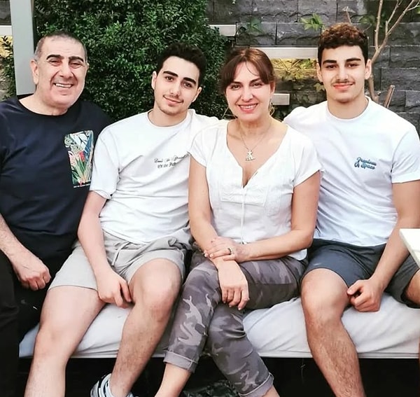 Çifte Mutluluk Yaşayarak İkiz Bebeklerini Kucaklarına Aldıklarına Şaşıracağınız 21 Ünlü İsim! 14 cifte mutluluk yasayarak ikiz bebeklerini kucaklarina aldiklarina sasiracaginiz 21 unlu isim 13 lBeM8C2k