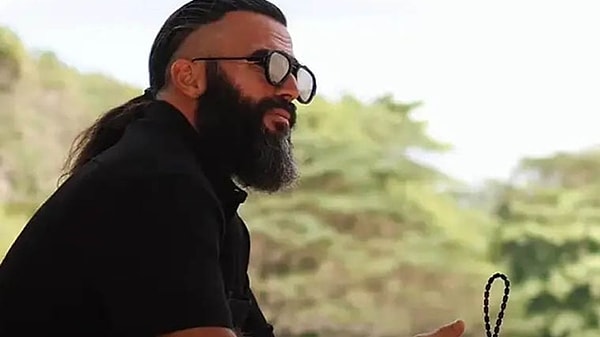 Cinsellik İçeren Şarkısıyla Linçlenen Turabi'ye Eypio'dan Olay "Şahin K." Benzetmesi! 3 cinsellik iceren sarkisiyla linclenen turabiye eypiodan olay sahin k benzetmesi 2 BWFp9mIQ