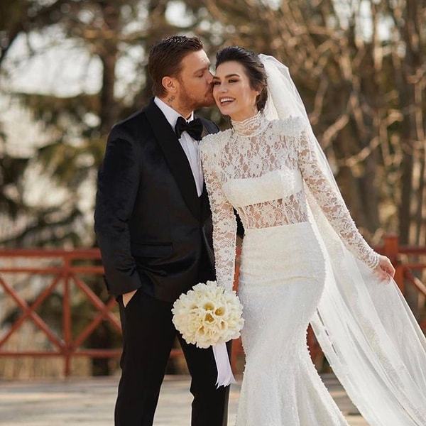 Daha Yeni "Beklentilerim Çok Yüksek" Diyen Burcu Kıratlı İki Kere Evlenip Boşandığı Sinan Akçıl'la mı Barıştı? 3 daha yeni beklentilerim cok yuksek diyen burcu kiratli iki kere evlenip bosandigi sinan akcilla 8fDb46jY