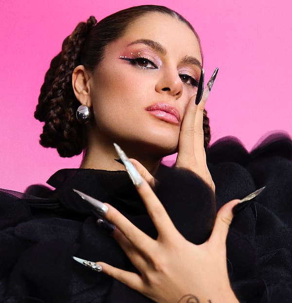 Dava Açmak İçin Hazırlanıyor: Atiye ve Lady Gaga Arasında 'Abrakadabra' Krizi Çıktı! 4 dava acmak icin hazirlaniyor atiye ve lady gaga arasinda abrakadabra krizi cikti 3 RMwnHHGv