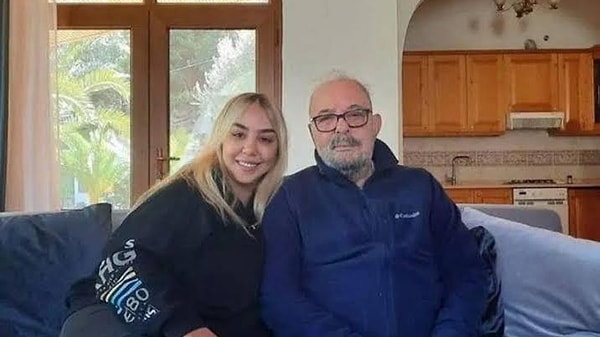 Ferdi Tayfur'un 40. Mevlidi İki Ayrı Camide Okutuldu! Mevlid Çıkışı Necla Nazır'ın Sert Sözleri Dikkat Çekti 7 ferdi tayfurun 40 mevlidi iki ayri camide okutuldu mevlid cikisi necla nazirin sert sozleri fIJgumPb