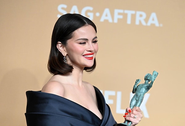 Göz Kamaştıran İntikam: İlk SAG Ödülünü Kazanan Selena Gomez'in Değişimine İnanamayacaksınız 9 goz kamastiran intikam ilk sag odulunu kazanan selena gomezin degisimine inanamayacaksiniz 8 QLTWcjzq