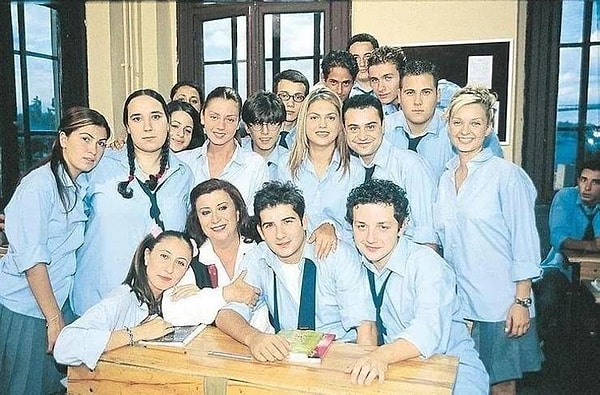 Hayat Bilgisi'nin Toksik Çifti Barbie ve Ortega Tekrar Bir Arada: 19 Yıl Sonra Buluşma Gerçekleşti 1 hayat bilgisinin toksik cifti barbie ve ortega tekrar bir arada 19 yil sonra bulusma 3RTSAOpy