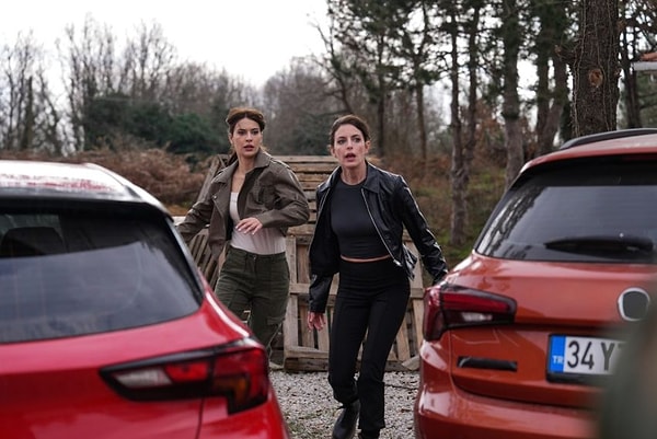 Her Şey Yolunda Filminin Çekimleri İçin Bodrum'a Giden Devrim Özkan ve Bige Önal'ın Uçağına Yıldırım Düştü! 4 her sey yolunda filminin cekimleri icin bodruma giden devrim ozkan ve bige onalin ucagina gaWVNeMh