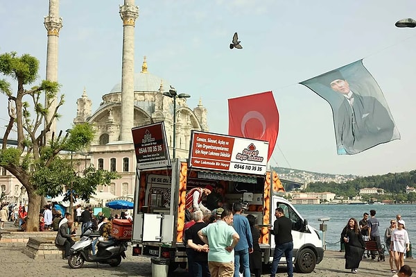 İşsizliğin Bu Kadarı: Çakal'ın Kadıköy'de "Danla Bilic'ten Ayrılmanın Şerefine" Lokma Döktürdüğü İddia Edildi! 5 issizligin bu kadari cakalin kadikoyde danla bilicten ayrilmanin serefine lokma dokturdugu iddia edildi 4 1sQClO8c