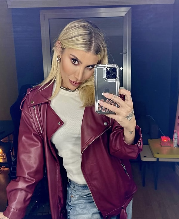 Kafayı Kendini Büyük Göstermekle Bozan 21 Yaşındaki Millie Bobby Brown'a Ablası İrem Derici'den Uyarı! 5 kafayi kendini buyuk gostermekle bozan 21 yasindaki millie bobby browna ablasi irem dericiden uyari jafF9Uct