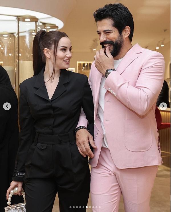 Kar Görünce Kayak Takımıyla Poz Kestiler: Kombin Çift Fahriye Evcen ve Burak Özçivit'ten Fosfor Süprizi! 5 kar gorunce kayak takimiyla poz kestiler kombin cift fahriye evcen ve burak ozcivitten fosfor 73z8pZjV