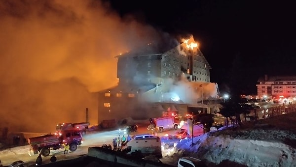 Kartalkaya’daki Yangın Faciasında Dostlarını Kaybeden Zuhal Topal Programda Gözyaşlarını Tutamadı! 1 kartalkayadaki yangin faciasinda dostlarini kaybeden zuhal topal programda gozyaslarini tutamadi 0 VljLujuN