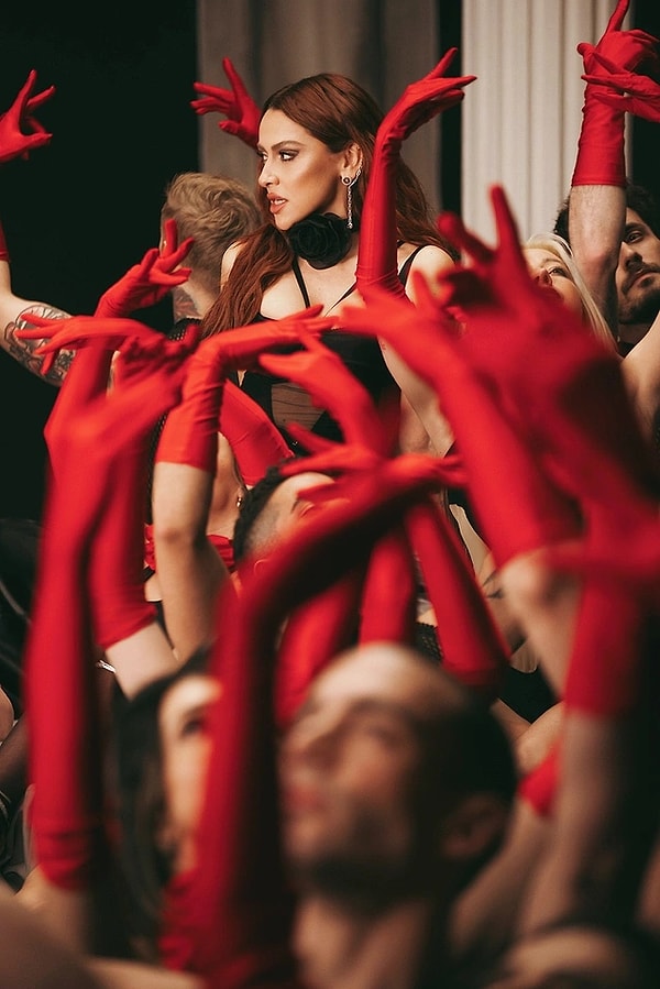 Kavga Büyüdü: Hadise'nin Konserdeki "Haddini Aşıyorsun!" Sözleri Demet Akalın'a Gönderme mi? 5 kavga buyudu hadisenin konserdeki haddini asiyorsun sozleri demet akalina gonderme mi 4 h8v3AV4G