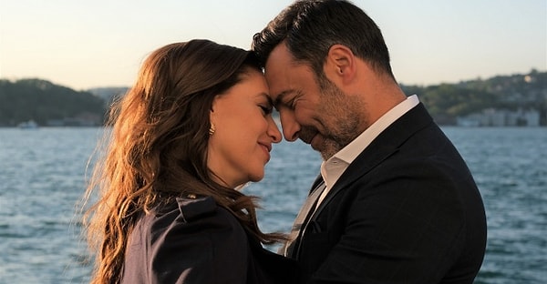 Kızılcık Şerbeti'nin Kıvılcım'ı Evrim Alasya Gerçek Hayattaki Ömer'ini Bulunca Elini Bir An Olsun Bırakmadı! 5 kizilcik serbetinin kivilcimi evrim alasya gercek hayattaki omerini bulunca elini bir an olsun birakmadi jtrkd1IY