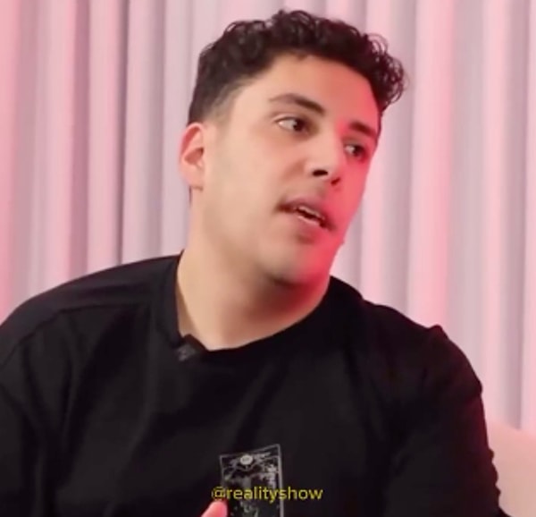 Komedyen Yunus Yılmaz’dan Samimi İtiraf: “Balkona Çıkarken Bile Eşime Soruyorum” 1 komedyen yunus yilmazdan samimi itiraf balkona cikarken bile esime soruyorum 0 CKYeJRJZ