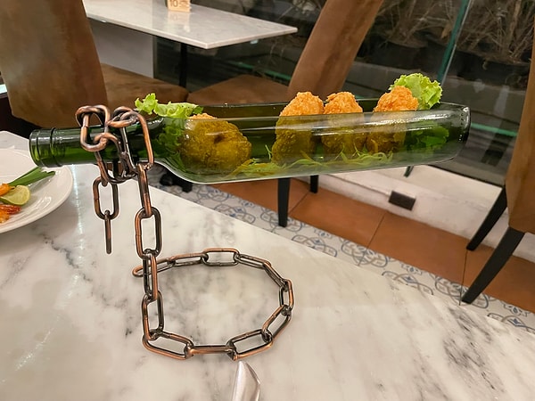 Lüks ve Pahalı Restoranların Masaya Geldiğinde Hayatı Sorgulatacak Göz Kanatan Sunumları 12 luks ve pahali restoranlarin masaya geldiginde hayati sorgulatacak goz kanatan sunumlari 11 yNtVgfPh