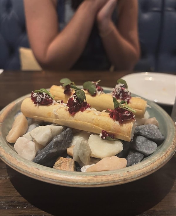 Lüks ve Pahalı Restoranların Masaya Geldiğinde Hayatı Sorgulatacak Göz Kanatan Sunumları 7 luks ve pahali restoranlarin masaya geldiginde hayati sorgulatacak goz kanatan sunumlari 6 NV4jviPC