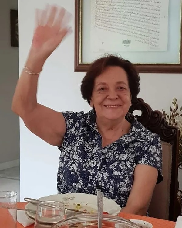 Melis İşiten Acı Kaybını Sosyal Medya Hesabından Duyurdu: "Annem de Oldun Babam da" 7 melis isiten aci kaybini sosyal medya hesabindan duyurdu annem de oldun babam da 6 AgEScHwq
