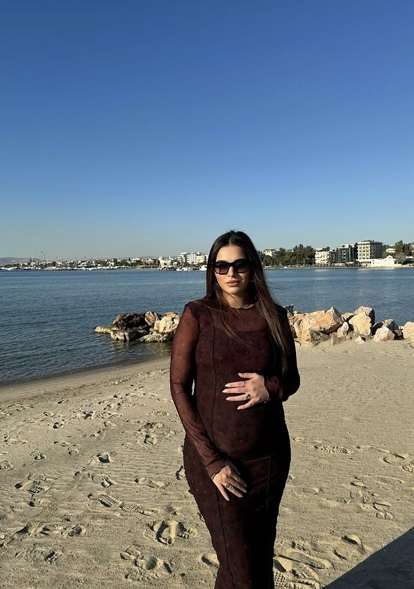 Melisa Aslı Pamuk ve Yusuf Yazıcı'nın Bebeklerinin İsmi Belli Olur Olmaz Goygoycuların Diline Düştü! 6 melisa asli pamuk ve yusuf yazicinin bebeklerinin ismi belli olur olmaz goygoycularin diline dustu