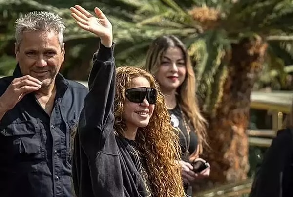 Mide Rahatsızlığı Yüzünden Acil Bir Şekilde Hastaneye Kaldırılan Shakira'nın Son Hali Ortaya Çıktı! 9 mide rahatsizligi yuzunden acil bir sekilde hastaneye kaldirilan shakiranin son hali ortaya cikti 8 hqgBts8v