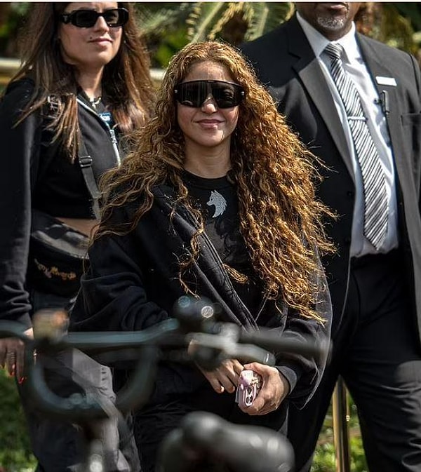 Mide Rahatsızlığı Yüzünden Acil Bir Şekilde Hastaneye Kaldırılan Shakira'nın Son Hali Ortaya Çıktı! 10 mide rahatsizligi yuzunden acil bir sekilde hastaneye kaldirilan shakiranin son hali ortaya cikti 9 v9qUBdUL