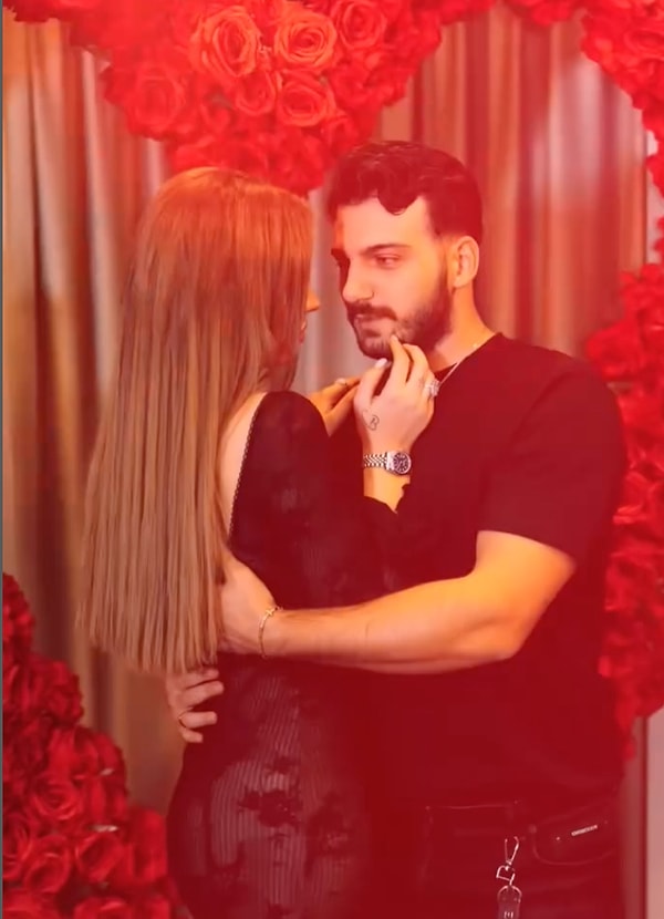 Mika ve Batu'nun Bol Güllü Sevgililer Günü Paylaşımı Akıllara Dilan Polat'ın Şatafatlı Kutlamalarını Getirdi 6 mika ve batunun bol gullu sevgililer gunu paylasimi akillara dilan polatin satafatli kutlamalarini getirdi 7a8VTjb9