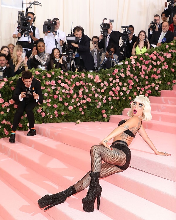 Müzik Listelerini Altüst Eden Pop Şeytanı Lady Gaga'nın Giydiği En İkonik Kıyafetleri Hatırlayalım! 5 muzik listelerini altust eden pop seytani lady gaganin giydigi en ikonik kiyafetleri hatirlayalim 4