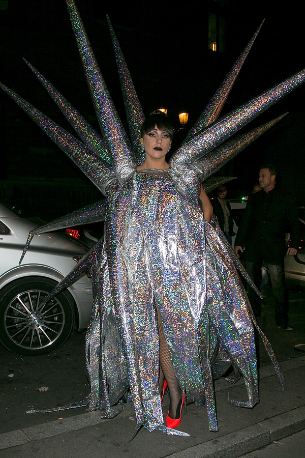Müzik Listelerini Altüst Eden Pop Şeytanı Lady Gaga'nın Giydiği En İkonik Kıyafetleri Hatırlayalım! 6 muzik listelerini altust eden pop seytani lady gaganin giydigi en ikonik kiyafetleri hatirlayalim 5 syMjOcWl