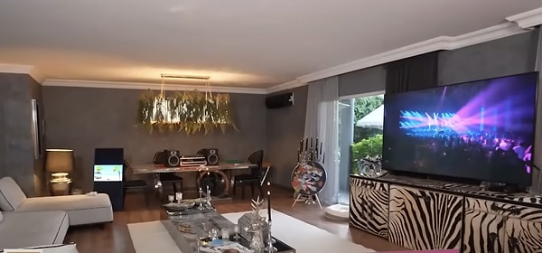 Ormandan Hallice: Seren Serengil’in Birbiriyle Alakasız Detaylarla Dolu Evini İnceliyoruz! 6 ormandan hallice seren serengilin birbiriyle alakasiz detaylarla dolu evini inceliyoruz 5 J6XgevWE