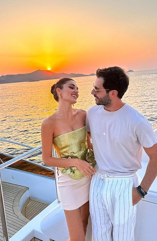 Ortada Ayrılık Yokmuş! Hakan Sabancı'yı Doğum Gününde Yalnız Bırakan Hande Erçel'den Beklenen Paylaşım Geldi 2 ortada ayrilik yokmus hakan sabanciyi dogum gununde yalniz birakan hande ercelden beklenen paylasim geldi mbHwtcVY
