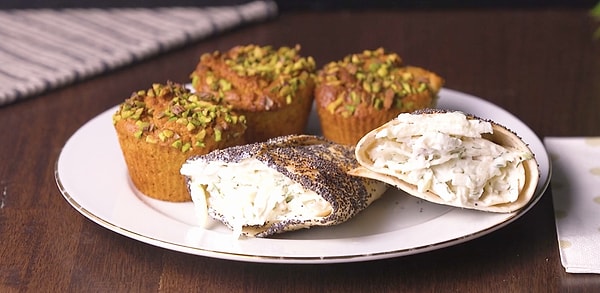 Philips Çift Hazneli Airfryer'da Külahta Salata ve Antep Fıstıklı Muffin Nasıl Yapılır? 1 philips cift hazneli airfryerda kulahta salata ve antep fistikli muffin nasil yapilir 0 klc1adqw