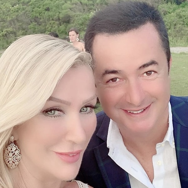 Seda Sayan Yine Yaptı Yapacağını: Safiye Soyman'ın Doğum Gününe Özel Filtre Şov 4 seda sayan yine yapti yapacagini safiye soymanin dogum gunune ozel filtre sov 3