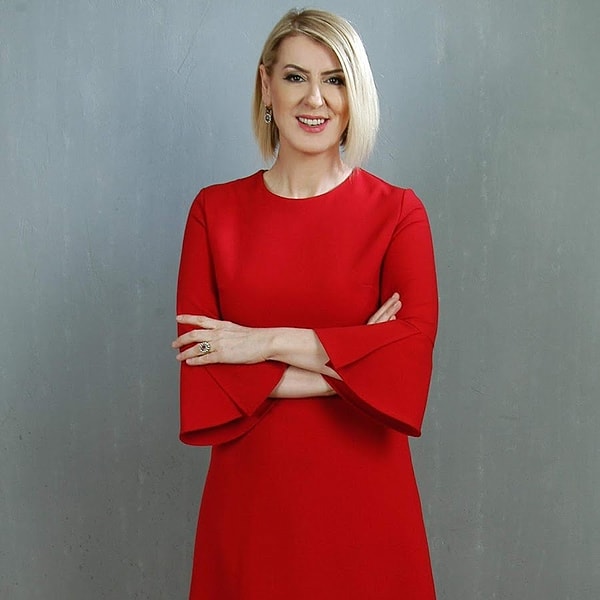 Sevda Türküsev ile Kavgaya Tutuşan İrem Derici Sinirine Hakim Olamayıp Vites Attırdı! 3 sevda turkusev ile kavgaya tutusan irem derici sinirine hakim olamayip vites attirdi 2 aSHNdr6T