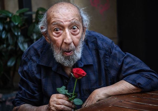 Şimdi Burada Olsalardı! Vefat Eden Efsane İsimler 2025 Türkiye'sini Görseler İlk Cümleleri Ne Olurdu? 11 simdi burada olsalardi vefat eden efsane isimler 2025 turkiyesini gorseler ilk cumleleri ne olurdu ptZwu4iz