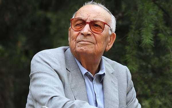 Şimdi Burada Olsalardı! Vefat Eden Efsane İsimler 2025 Türkiye'sini Görseler İlk Cümleleri Ne Olurdu? 10 simdi burada olsalardi vefat eden efsane isimler 2025 turkiyesini gorseler ilk cumleleri ne olurdu y5AXEB2L