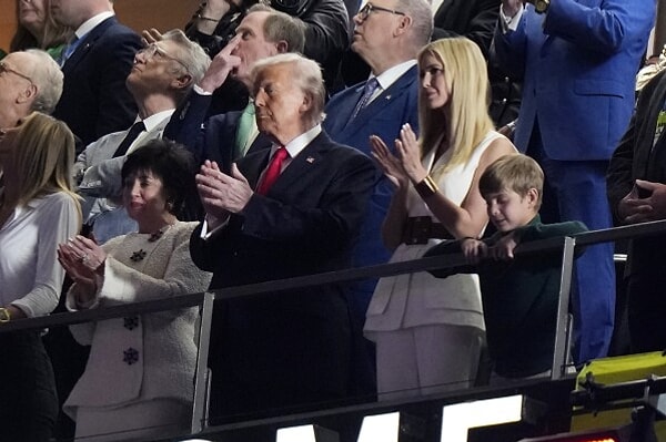 Super Bowl'da Taraftarların Dakikalarca Taylor Swift'i Yuhalamasının Asıl Sebebi Çok Başka Çıktı! 6 super bowlda taraftarlarin dakikalarca taylor swifti yuhalamasinin asil sebebi cok baska cikti 5 aDGAEMsf